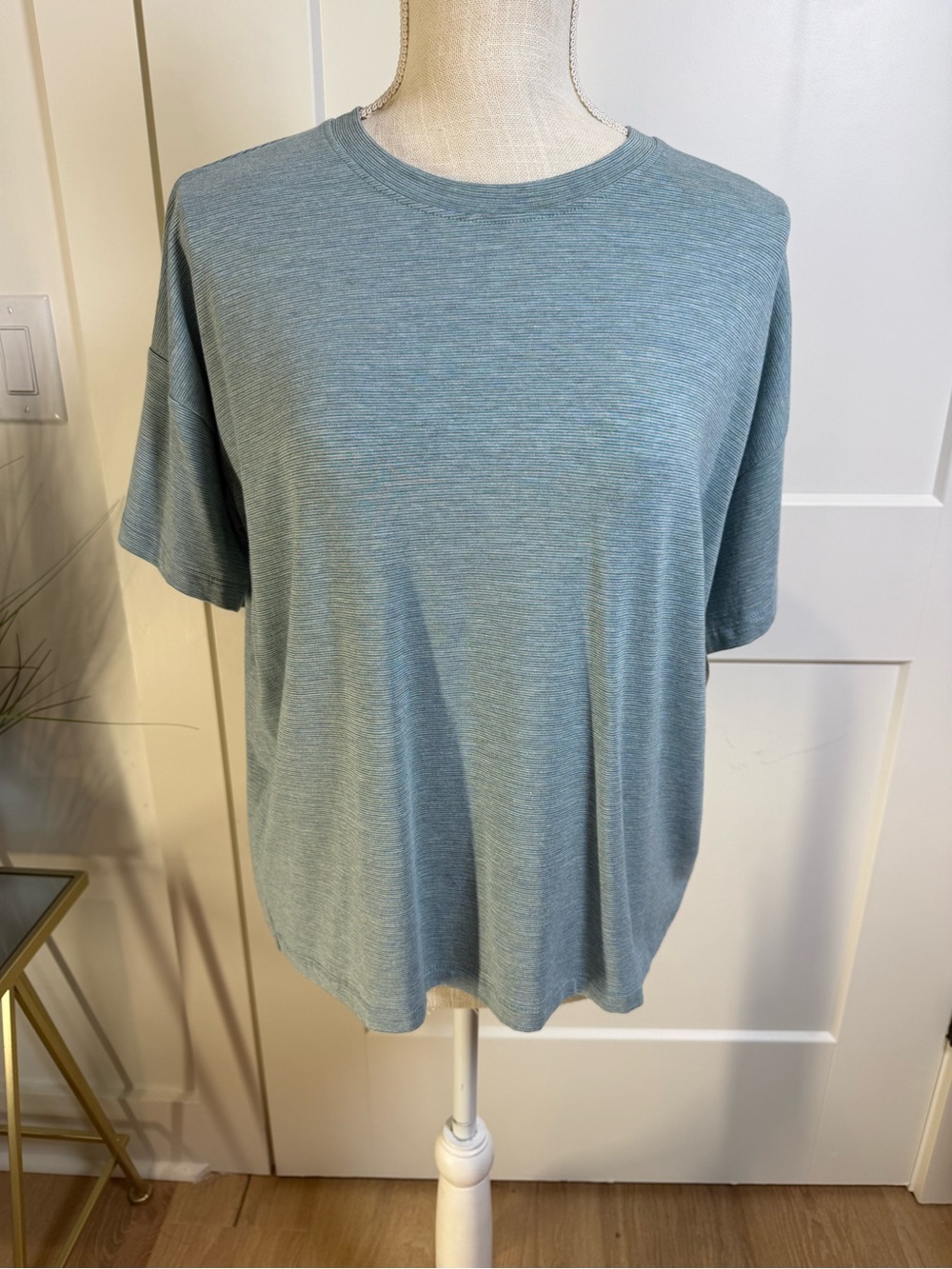 Womens NWT Max Studio Blue Stripe Relaxed Crew Neck Tee | Size Medium